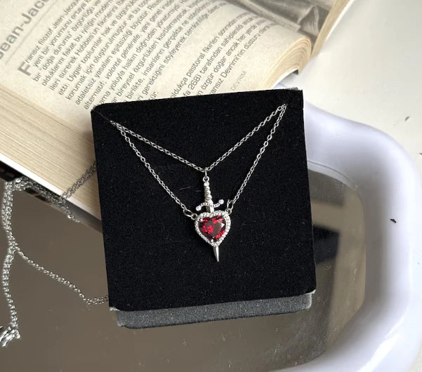 Collar Espada Corazón Pareja+  Caja de Regalo 💖🗡️
