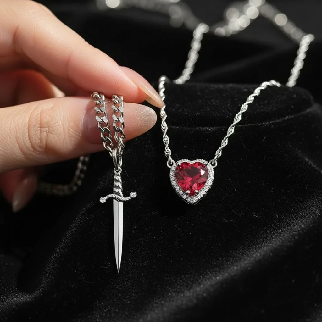 Collar Espada Corazón Pareja+  Caja de Regalo 💖🗡️
